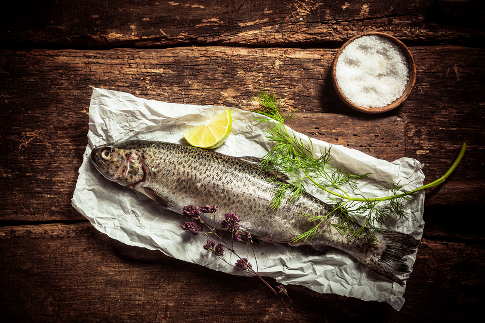 Baked fish with lemon and herbs
