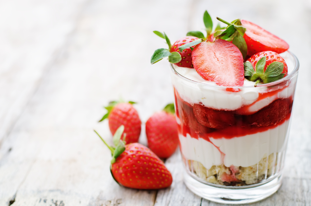 Strawberry layered pudding