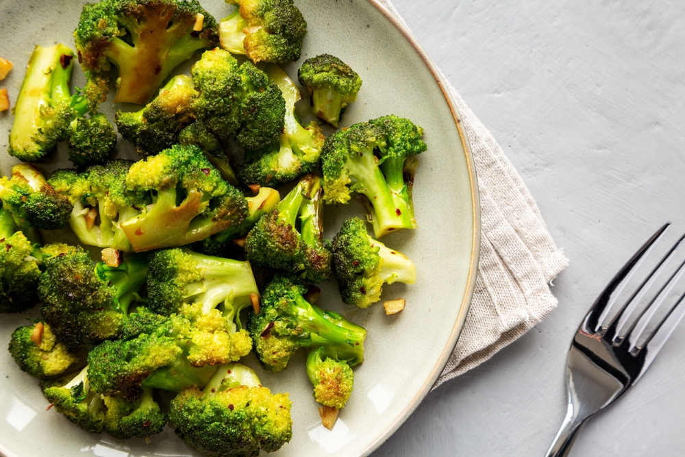 A dish of broccoli